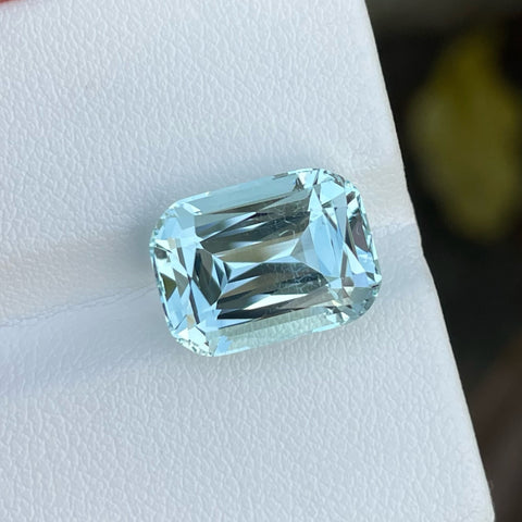 Elegant Sea Blue Aquamarine Gemstone
