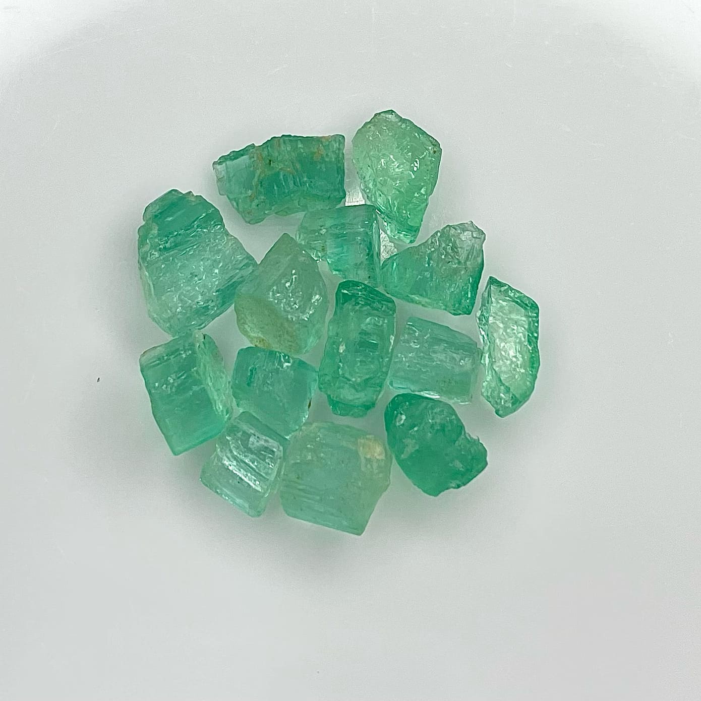 35 carats Emerald Crystals Facet Rough