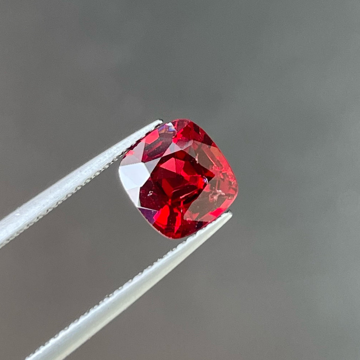 Exceptional Bright Red Loose Spinel