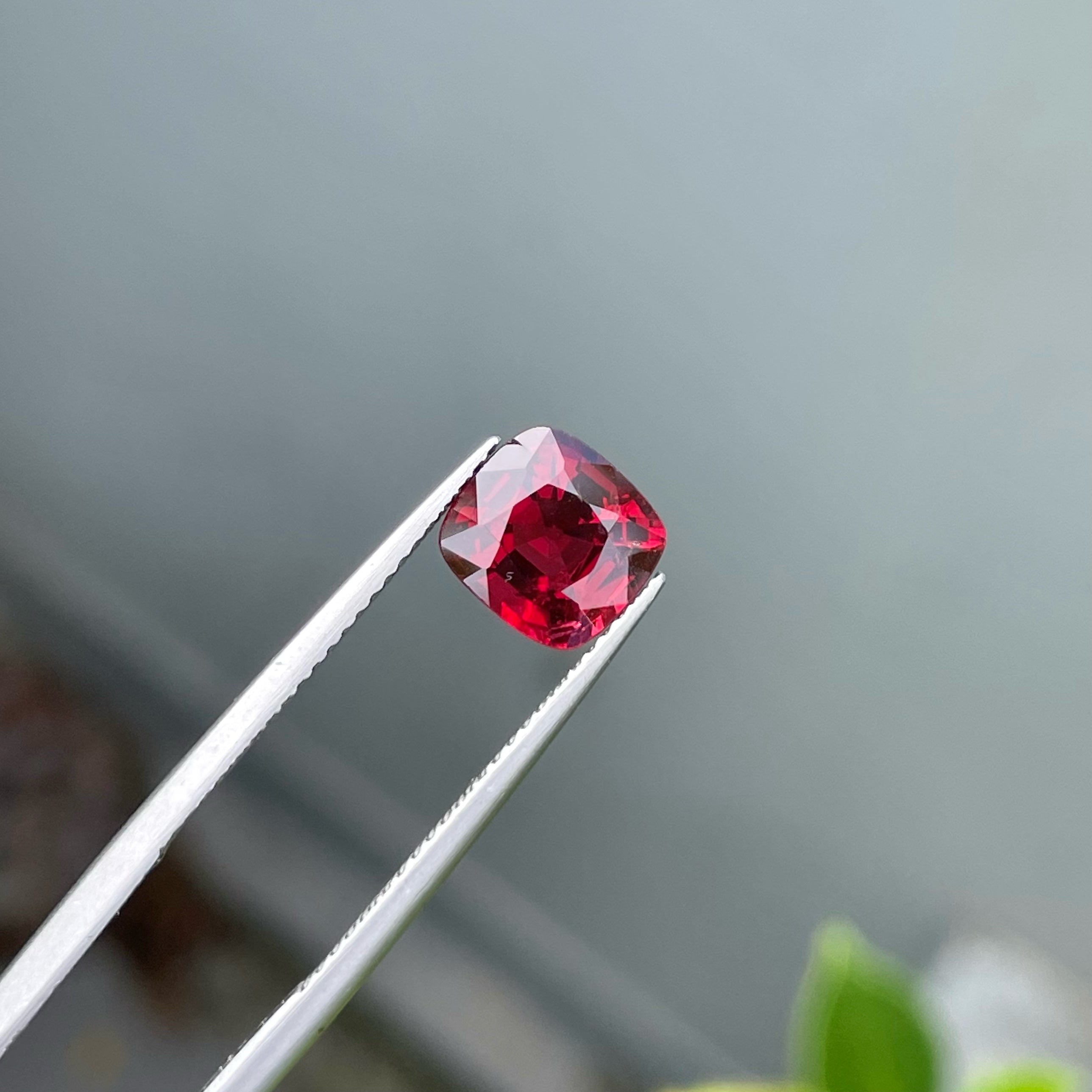 Exceptional Bright Red Loose Spinel