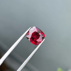 Exceptional Bright Red Loose Spinel