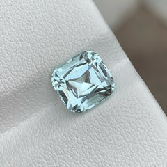 Exquisite Natural Aquamarine Cut Stone