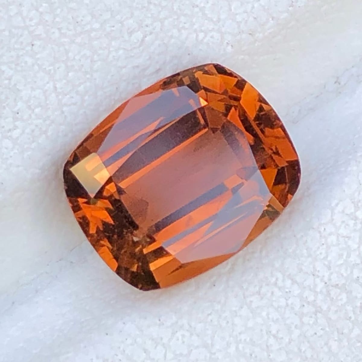 3.9 carats Loose Orange Topaz