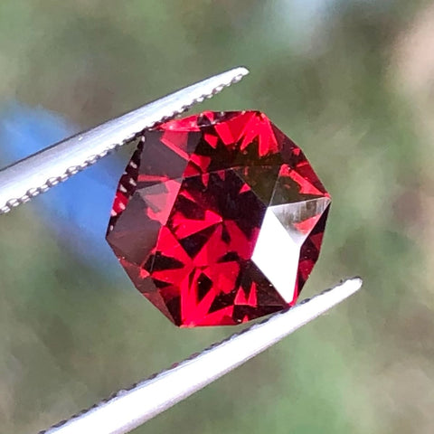 2.95 Carats Faceted Ribbon Red Garnet
