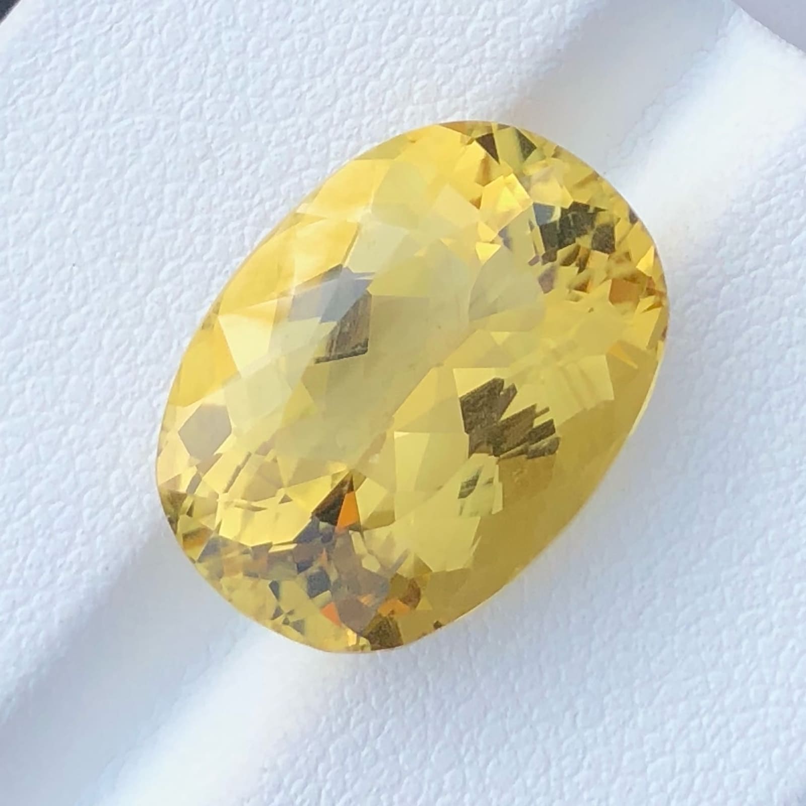 12.30 Carats Faceted Sandy Golden Citrine Gemstone for Necklace
