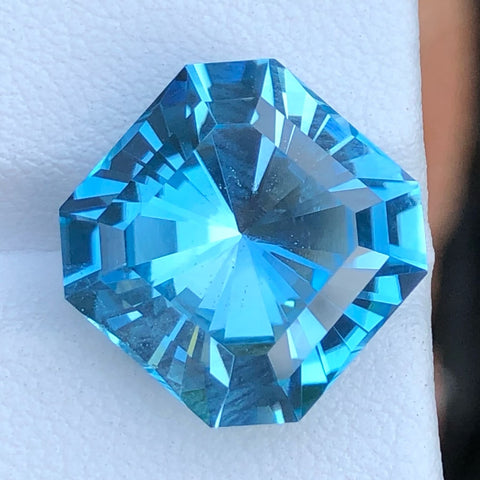 15.65 Carats Faceted Sky Blue Topaz