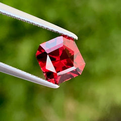 Glorious Cut Natural Garnet Gemstone