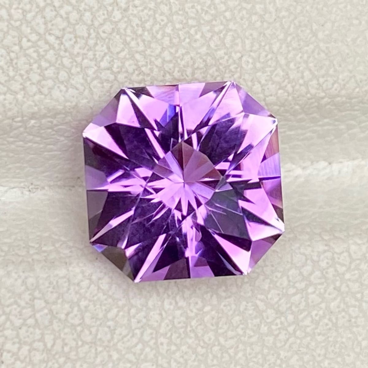 4.00 Carats Gorgeously Faceted Purple Amethyst