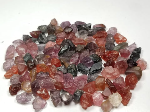 Cutting grade Rough Spinel lot each above 4 ct available  For sale
