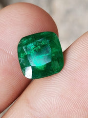 Beautiful Lustre Faceted Swat Emerald available for SALE