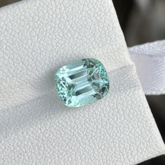 Natural aquamarine stone