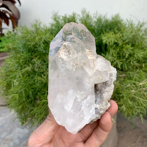 Impressive Quartz Crystal With Excellent Transparency And Matrix