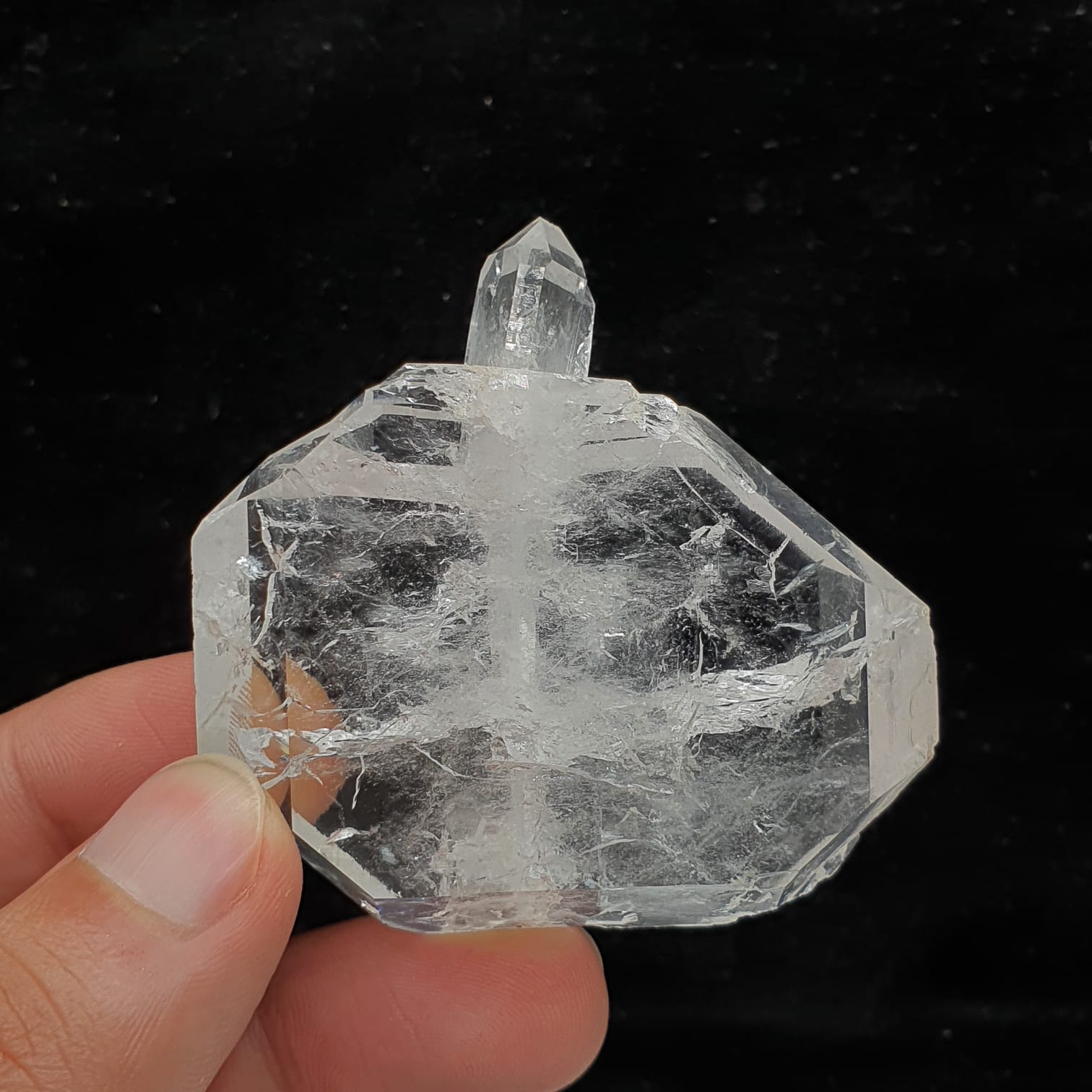 Interesting Crystallography for Faden Quartz with Secondary xl Shooting Upward