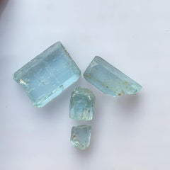 13 grams rough aquamarine