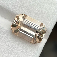 16.47 Carats Light Golden Natural Topaz Gemstone