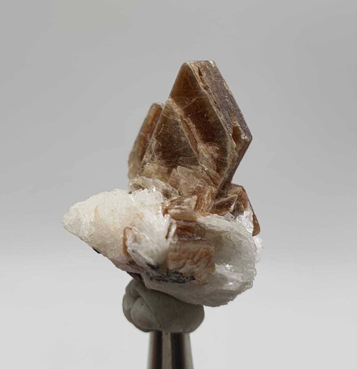 Lovely And Aesthetic Golden Muscovite Mica On Cleavelandite