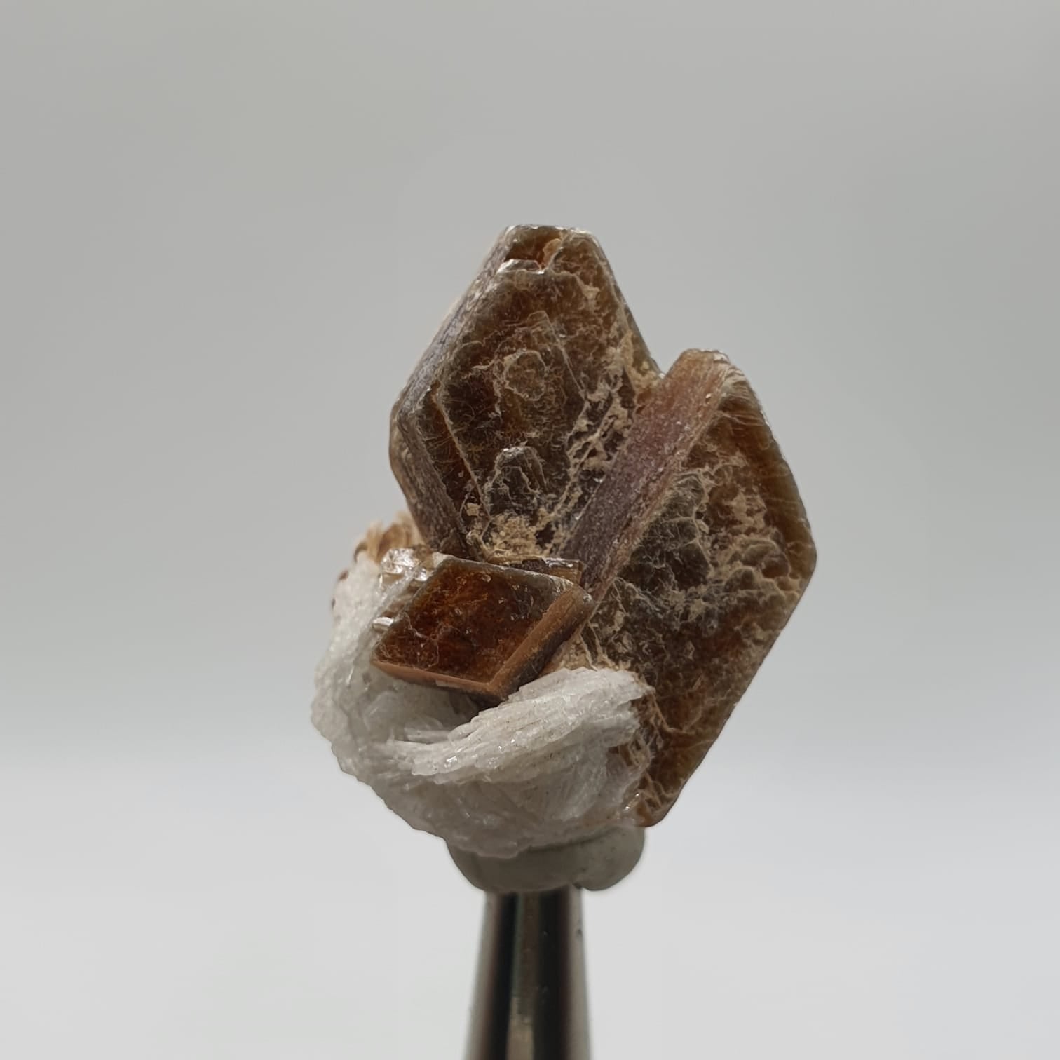 Lovely And Aesthetic Golden Muscovite Mica On Cleavelandite