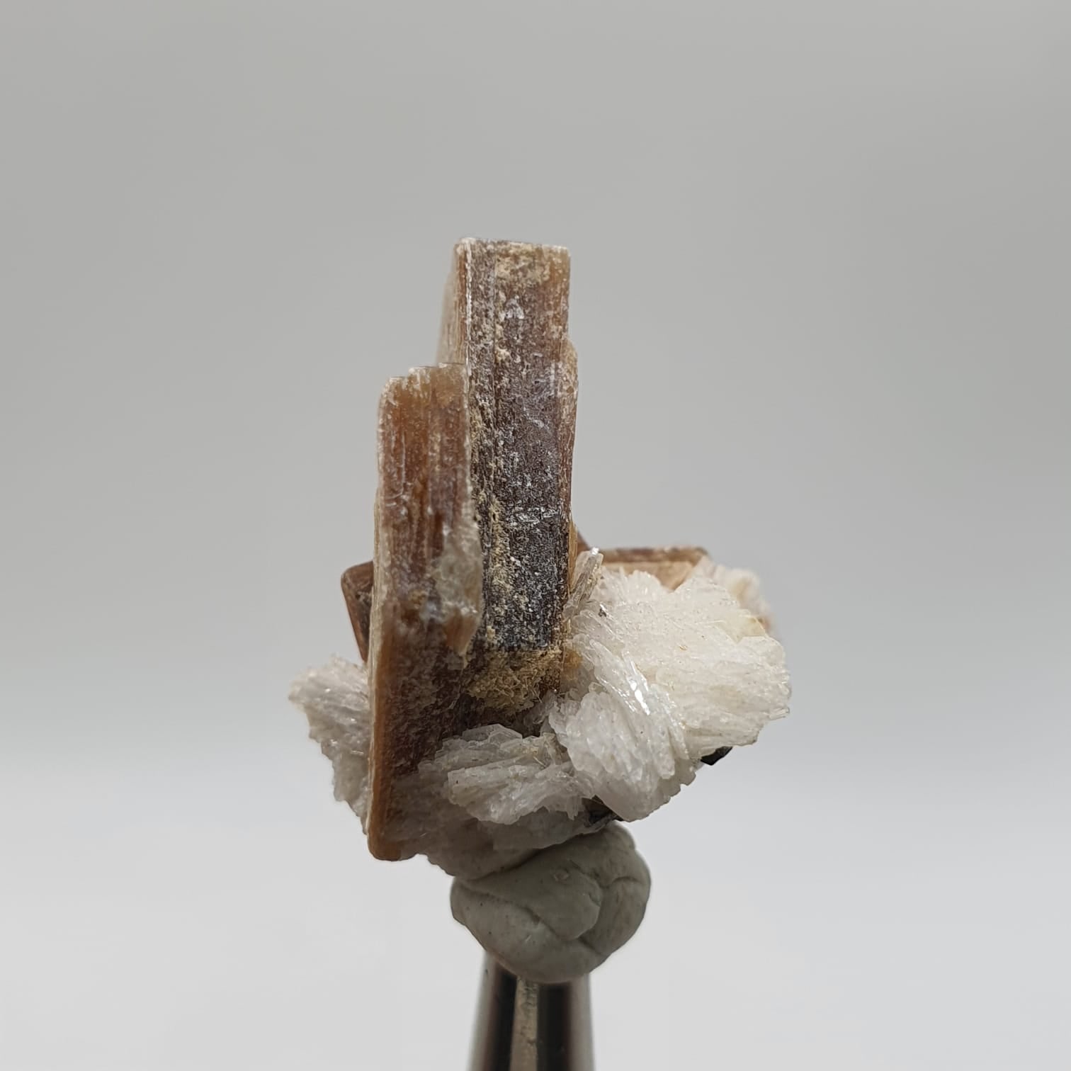 Lovely And Aesthetic Golden Muscovite Mica On Cleavelandite