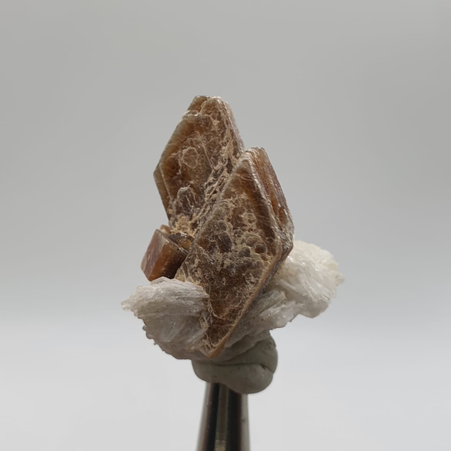 Lovely And Aesthetic Golden Muscovite Mica On Cleavelandite