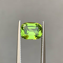 Magnificent Apple Green Peridot Stone