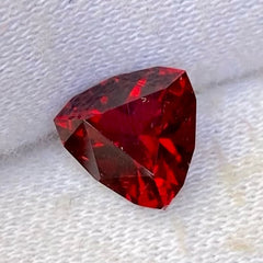 2.05 carats Rhodolite Garnet