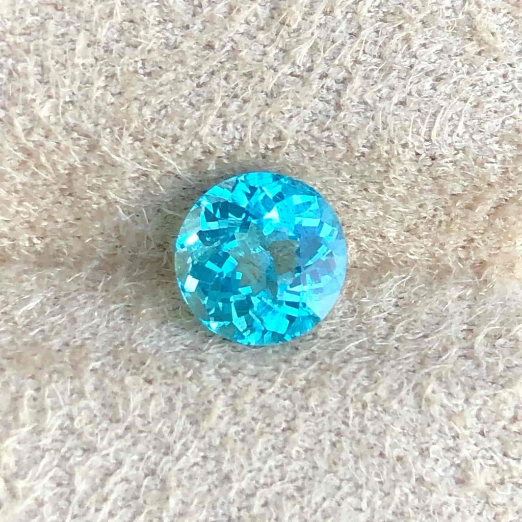 Buy Carats Natural Blue Apatite Gemstone Online at best Price