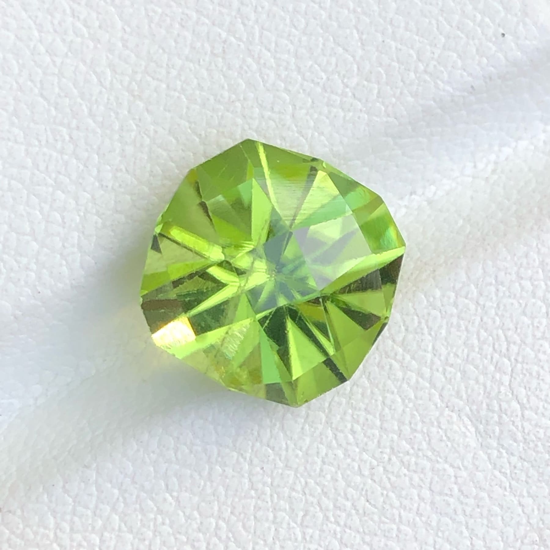 Natural Loose Apple Green Peridot Gemstone