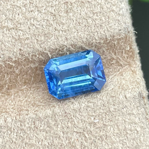 Natural Cornflower Blue Sapphire Stone