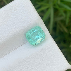 Natural Light Green Loose Emerald Gemstone