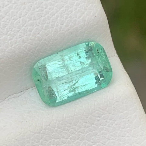 Natural Pastel Green Emerald Stone
