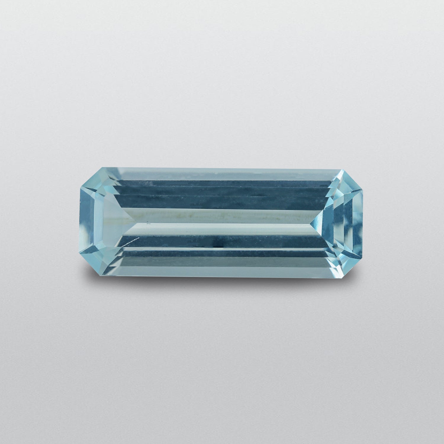 Natural Sea Blue Aquamarine Gemstone