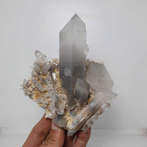 New find of robust Quartz cluster with silvery white fantoms