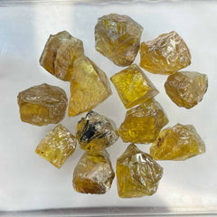 85 carats Rough Titanite