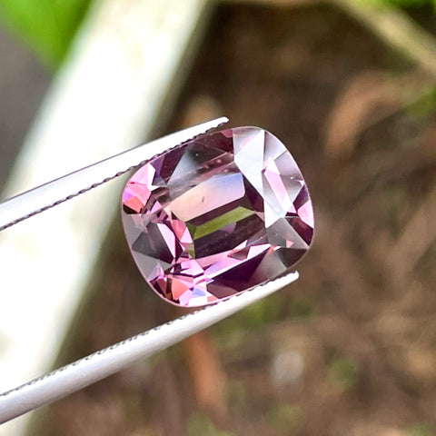 Precious Purplish Pink Natural Sapphire Gemstone
