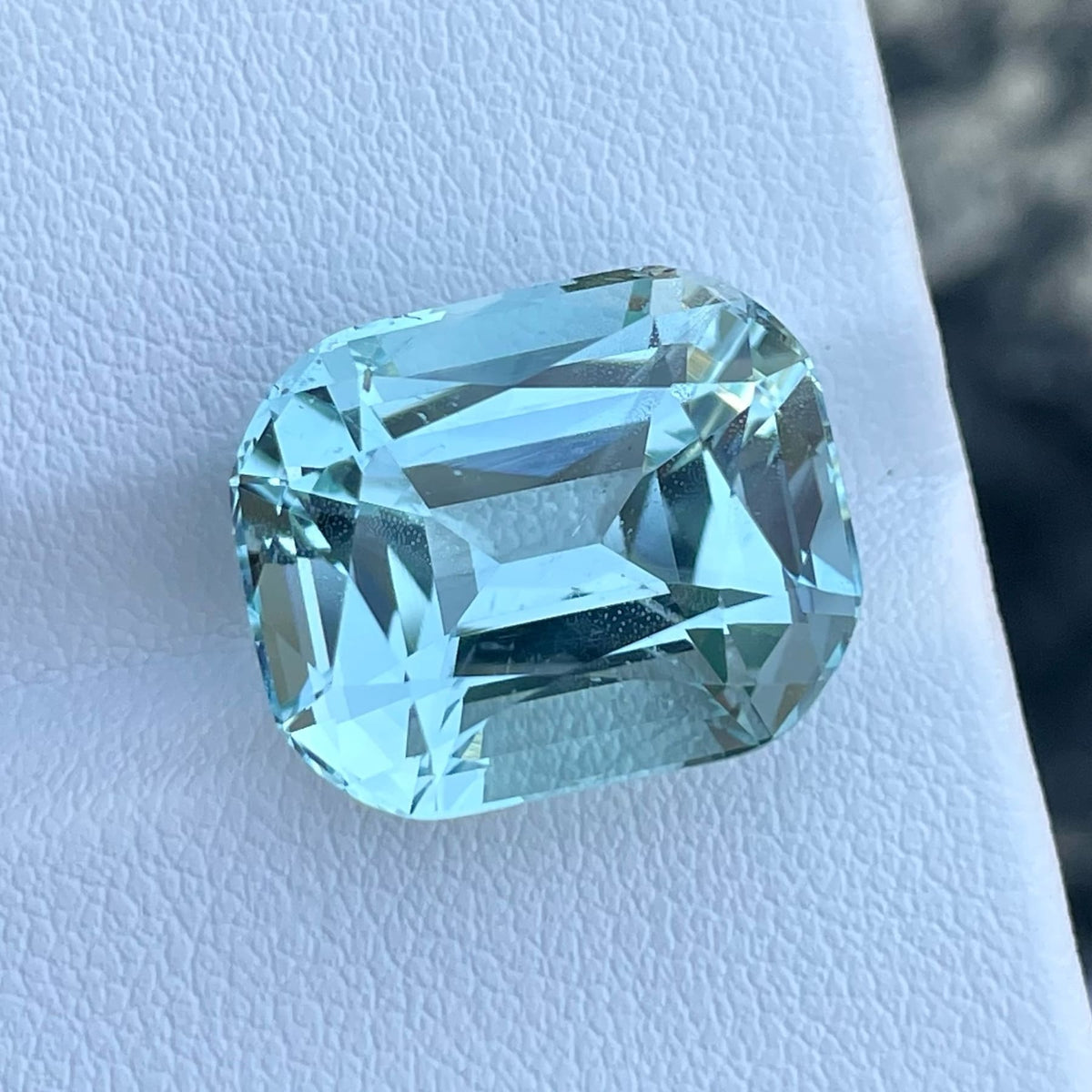 Sea Blue Aquamarine Gemstone For Necklace