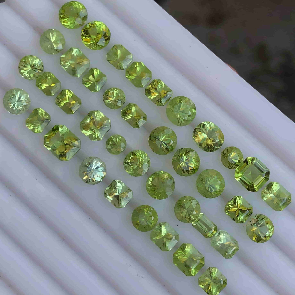 Small Size Natural Loose Peridot Batch