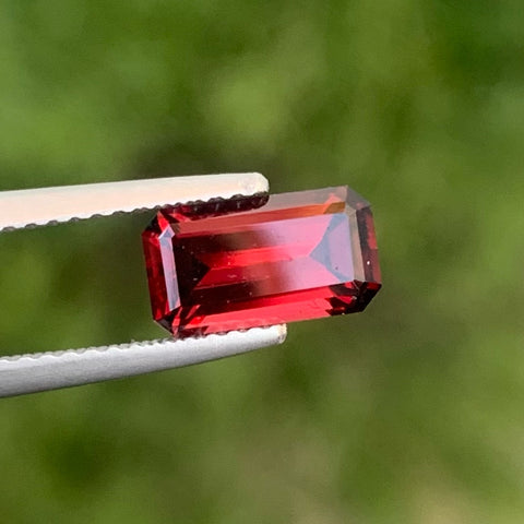 Spectacular Red Garnet For Jewelry