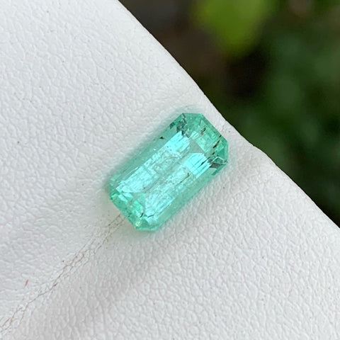 Stunning Natural Emerald Stone