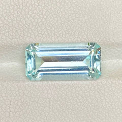 4.95 Carats Twilight Blue Aquamarine