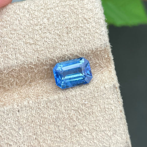 Natural Cornflower Blue Sapphire Stone